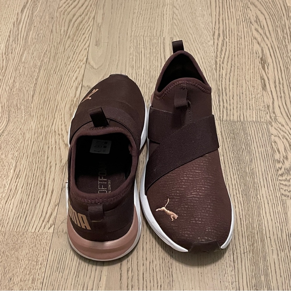 PUMA SLIP ON SNEAKERS